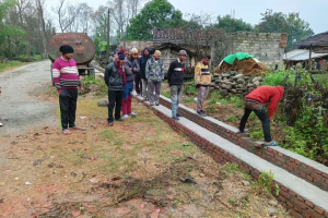 वडाध्यक्षले भत्काए गुणस्तरहीन निर्माण सामग्रीको प्रयोग गरी बनाइएको ड्रेन